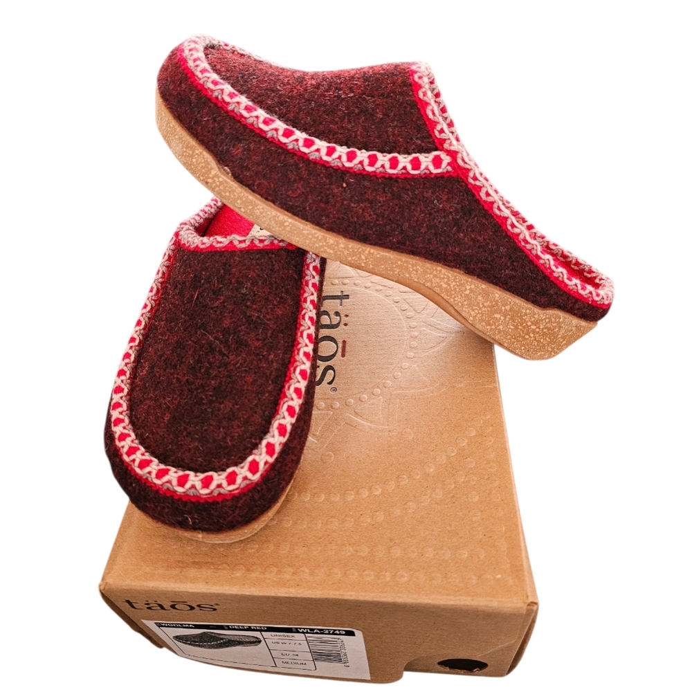 ​Taos Woolma Clogs in Deep Red Indoor Outdoor Women’s 7–7.5 / EU 38 NEW IN BOX